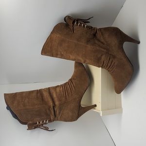 NIB 7-1/2 brown Newport News Boots -faux suede